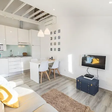 דירה Lovelystay Flat At Mouraria's Heart ליסבון