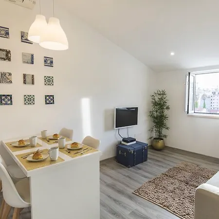Lovelystay Flat At Mouraria's Heart