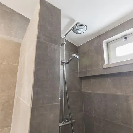 Lovelystay Flat At Mouraria's Heart דירה