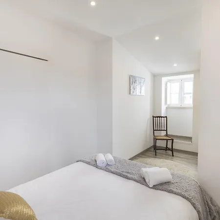 Lovelystay Flat At Mouraria's Heart דירה ליסבון